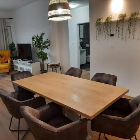 Roko 1 Apartment *